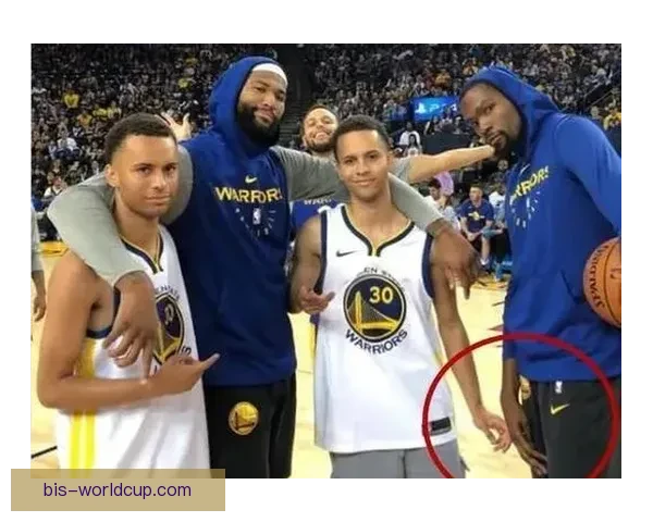 历史第九小卡巨掌对比杜兰特惊人 历史第九小卡巨掌对比杜兰特惊人