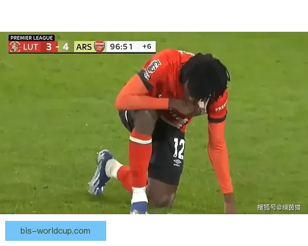 卢顿绝平后主帅与球迷爆发冲突